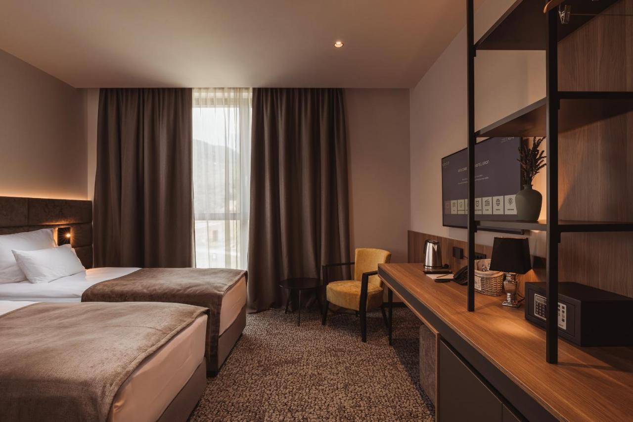 Hotel Grof Vransko エクステリア 写真