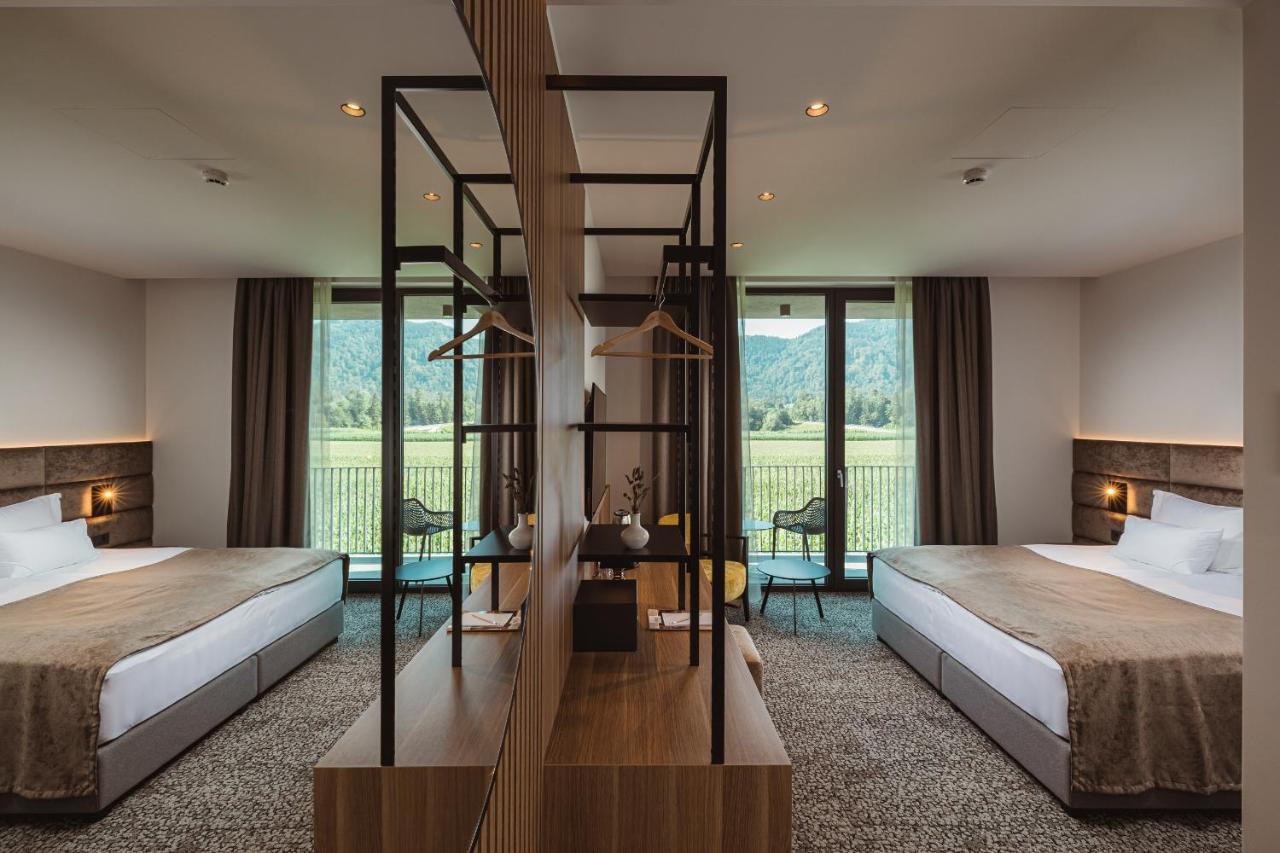 Hotel Grof Vransko エクステリア 写真
