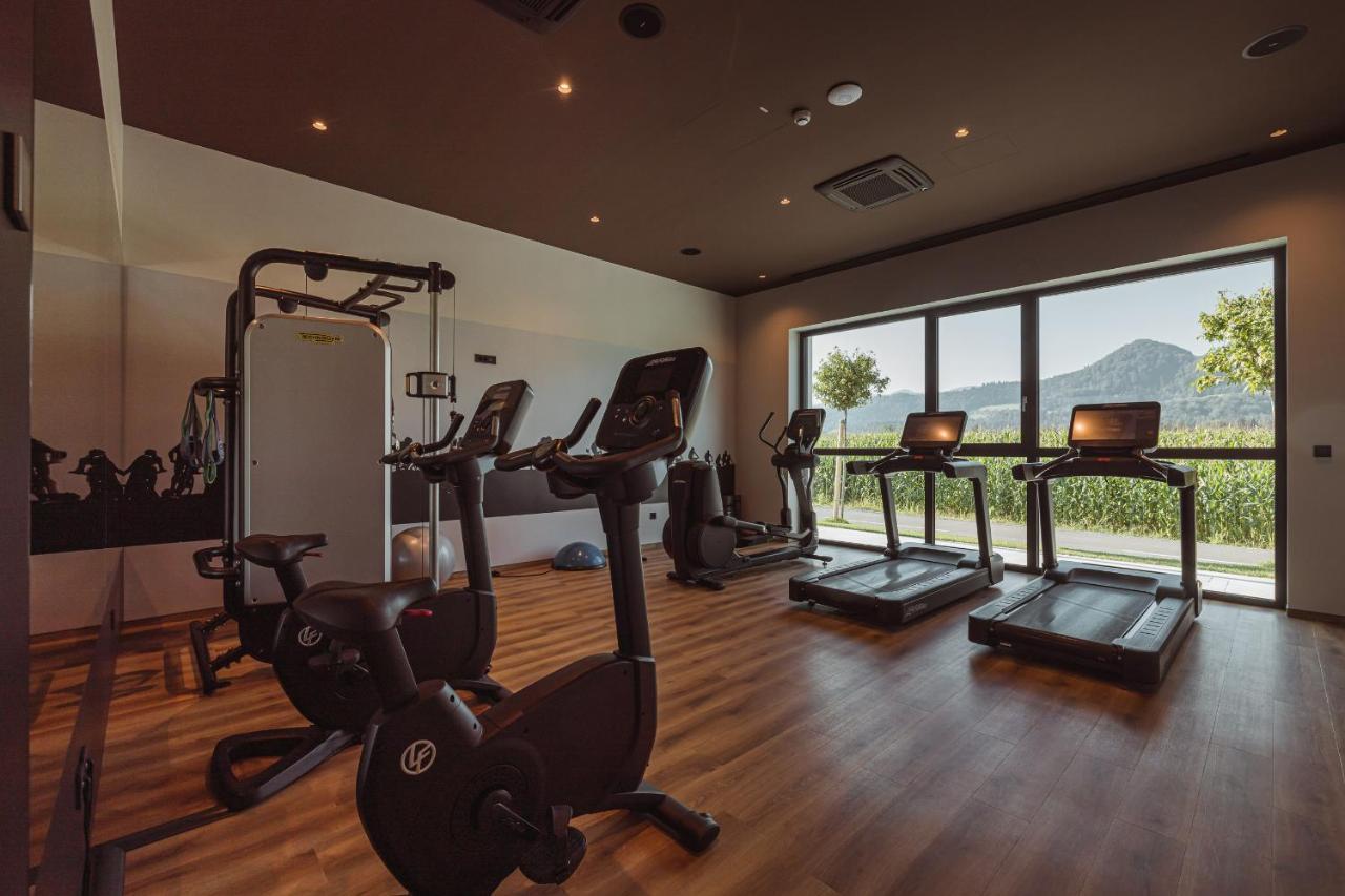 Hotel Grof Vransko エクステリア 写真
