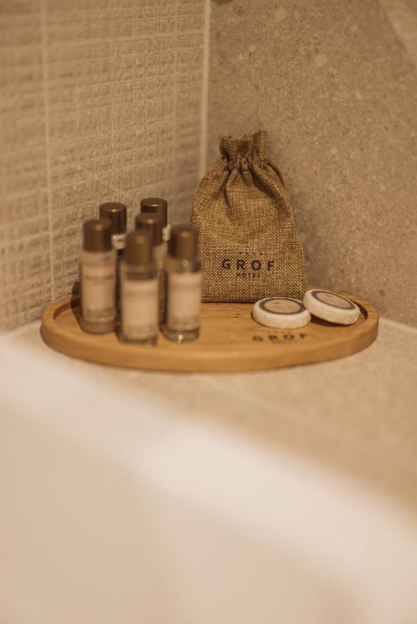 Hotel Grof Vransko エクステリア 写真
